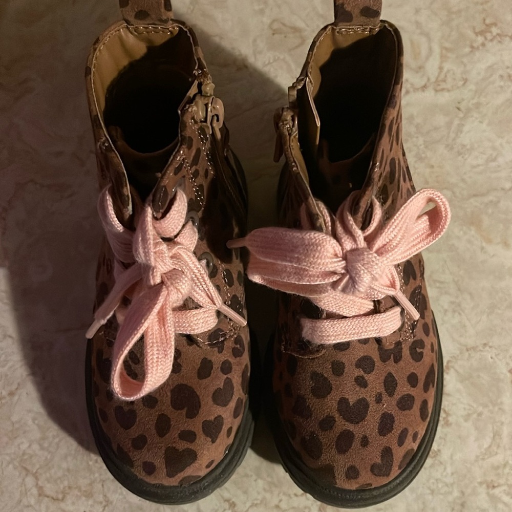 Cat&Jack leopard toddler boots